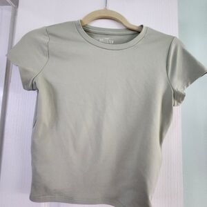 Hollister Women's Light Green Short Sleeve Tee (NWOT)